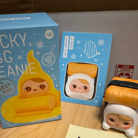 Pop Mart Pucky Egg Beanie Figure Tamago - Picture 1 of 1